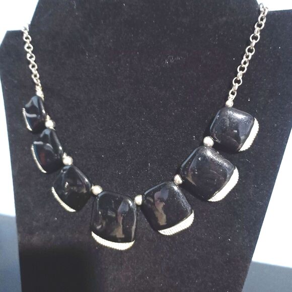 Source Unknown Jewelry - Vintage Silver-Toned Black Enamel w/ Granulated Bottoms Necklace, 16"